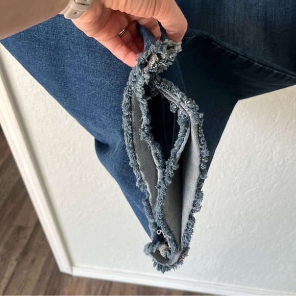 Lane Bryant Jeans Women's 26 Raw Hem Distressed Mid-Rise Cropped Flare - Picture 8 of 10